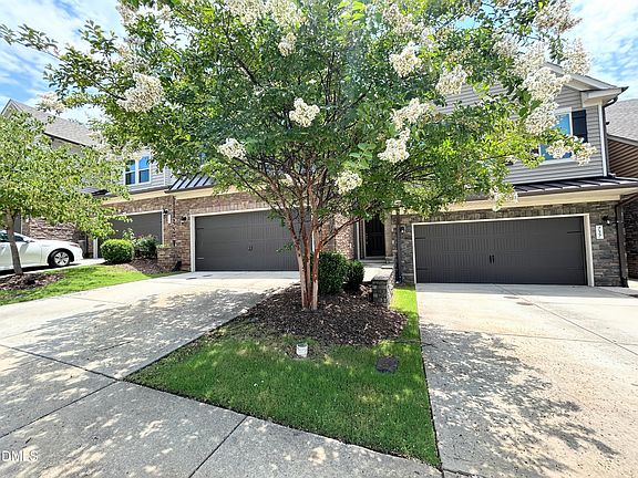 3rd image of 735 Lampwick Ln