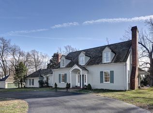 33 Mockingbird Valley Dr, Louisville, KY 40207