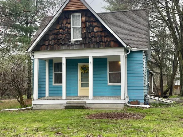 10453 Willow Rd, Willis, MI 48191