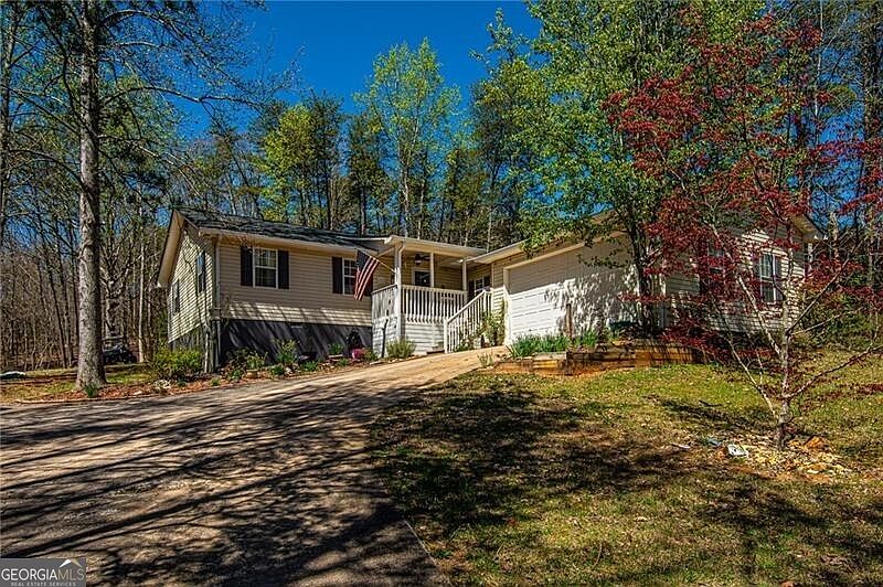 1st image of 301 Pinewood Pl