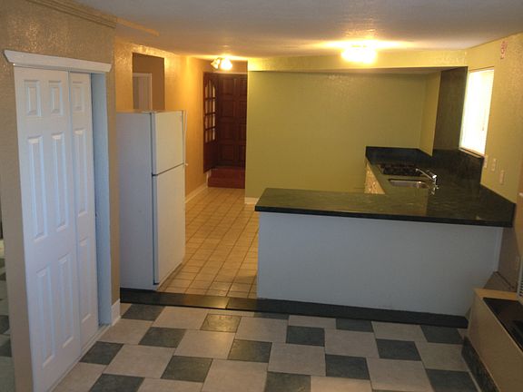 Dining Area &amp; Kitchen