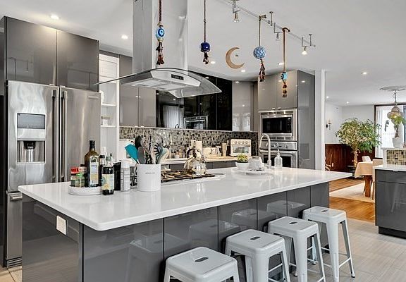 3rd image of 157 Babcock St #1
