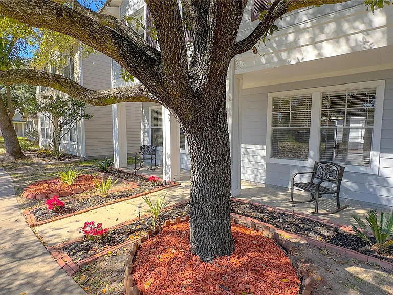 9923 Farrell Dr — Photo 29