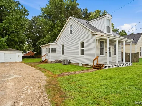 206 S 20th St, Belleville, IL 62226