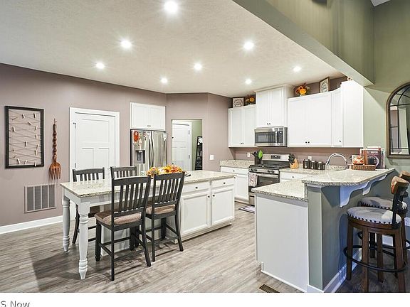 4th image of 7327 Emerald Glen Ave NW