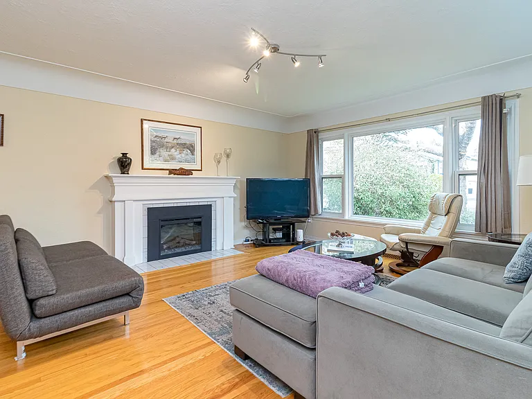 Forrester St — Photo 2