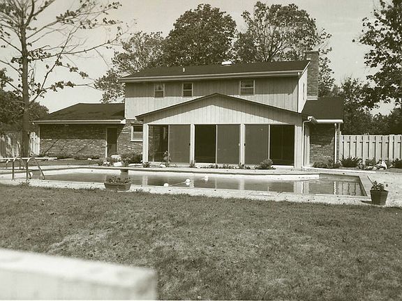 3rd image of 18971 W Maple Ave