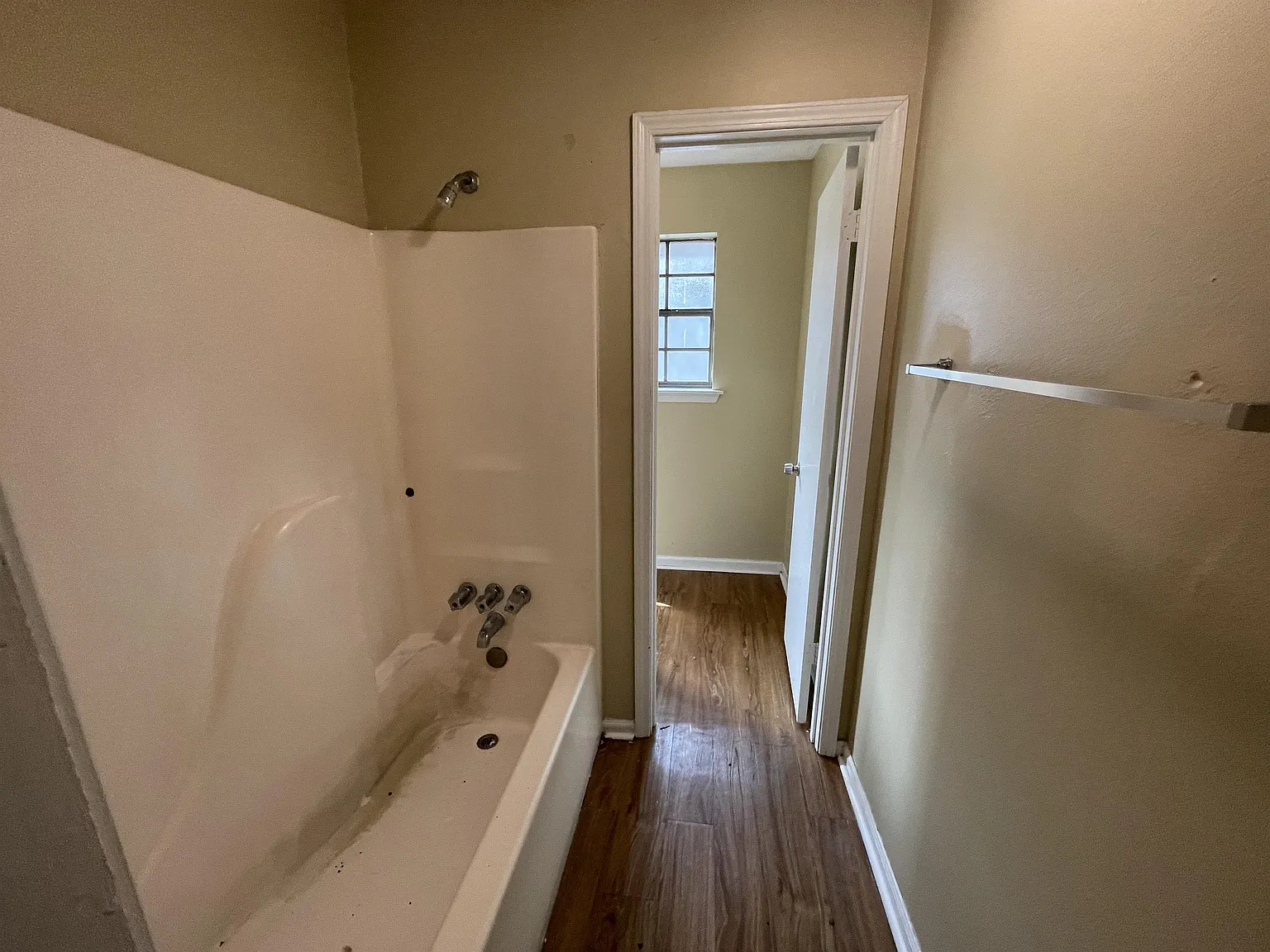1643 Cedar Lake Drive - D — Photo 1