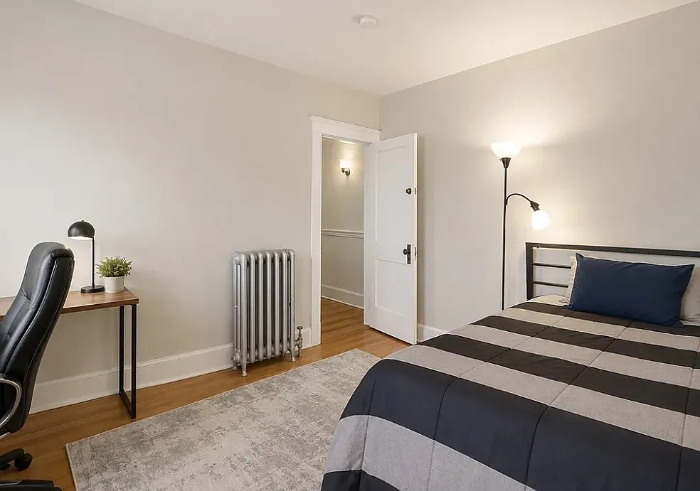 4 bed, 9999 sqft, $3,975 — Photo 4
