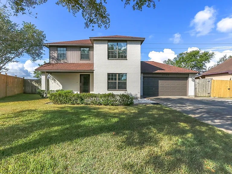 3149 Elderberry Ln — Photo 2