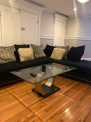 Rented by Voro New York | media 11