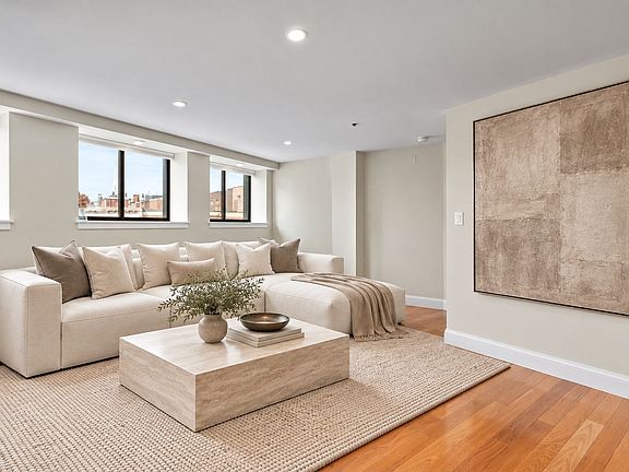5th image of 357 Commercial St APT 320
