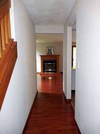 2nd image of 924 White Birch Ln