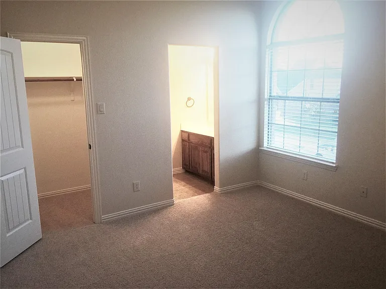 1184 Dutch Hollow Dr — Photo 2