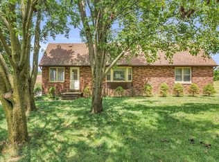 1366 Treasure Ln, White Heath, IL 61884