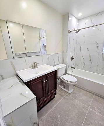 2nd image of 10123 Avenue J