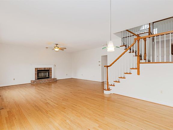 4th image of 24 Chaminade Dr