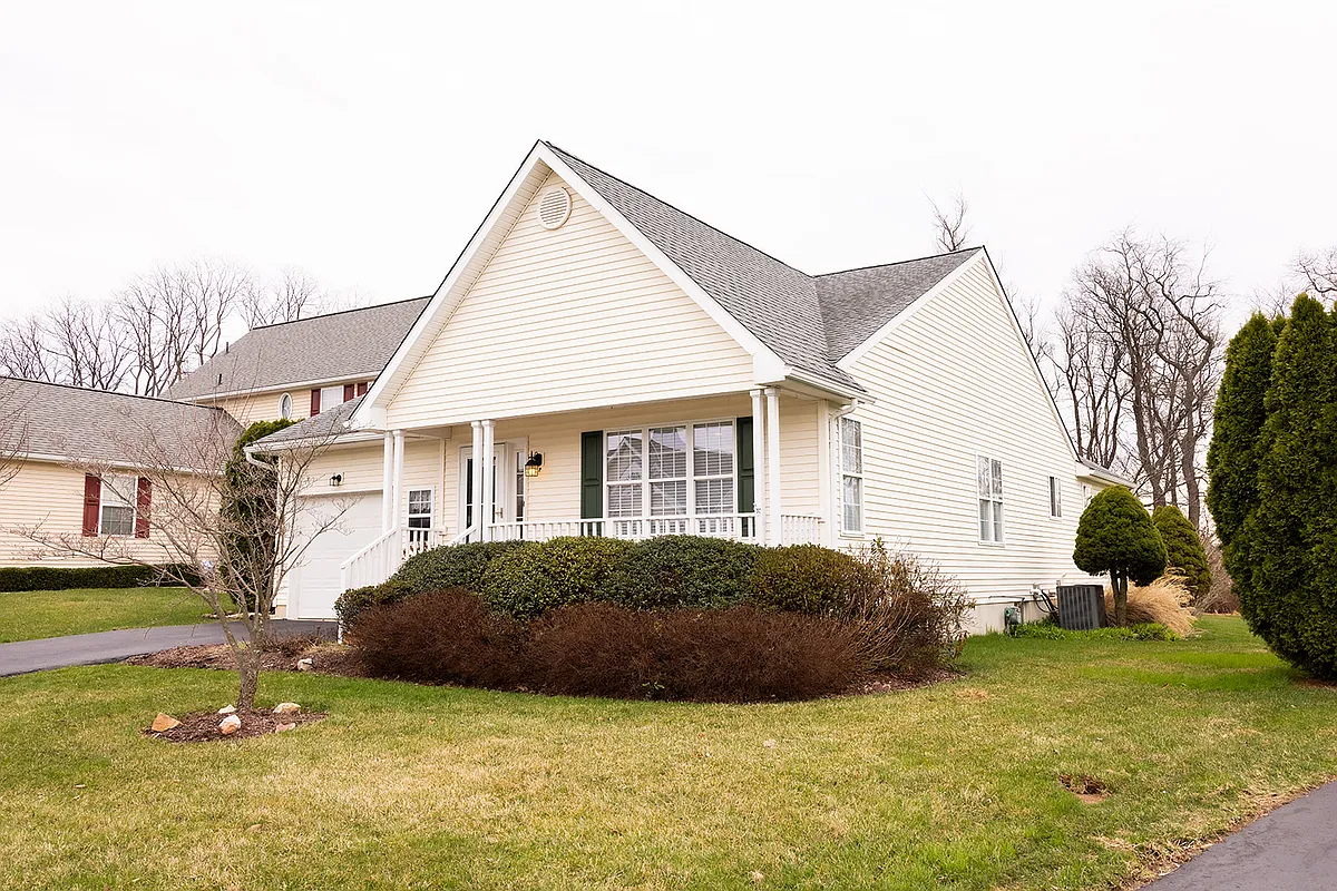 Building Photo - 768 W Glenview Dr