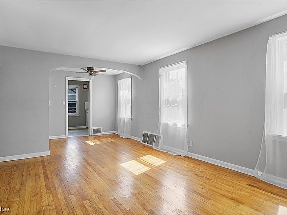 4th image of 2029 12th St