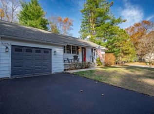 21 Hutchins Rd, Saratoga Springs, NY 12866