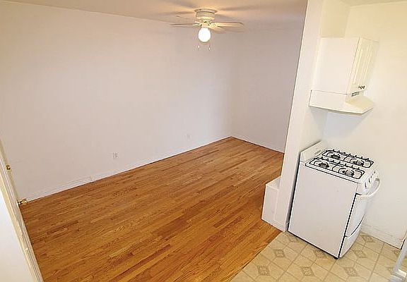 4th image of 52-27 35th St #C1