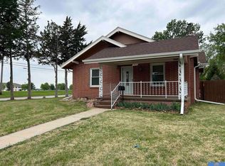 325 S 23rd St, Beatrice, NE 68310