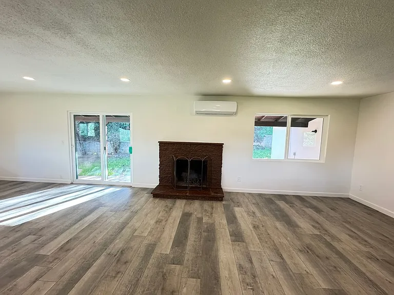 823 S Anza St — Photo 9