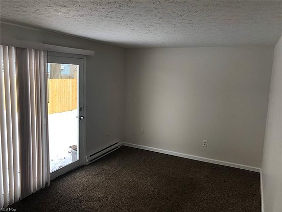 5th image of 614 Carol Ln