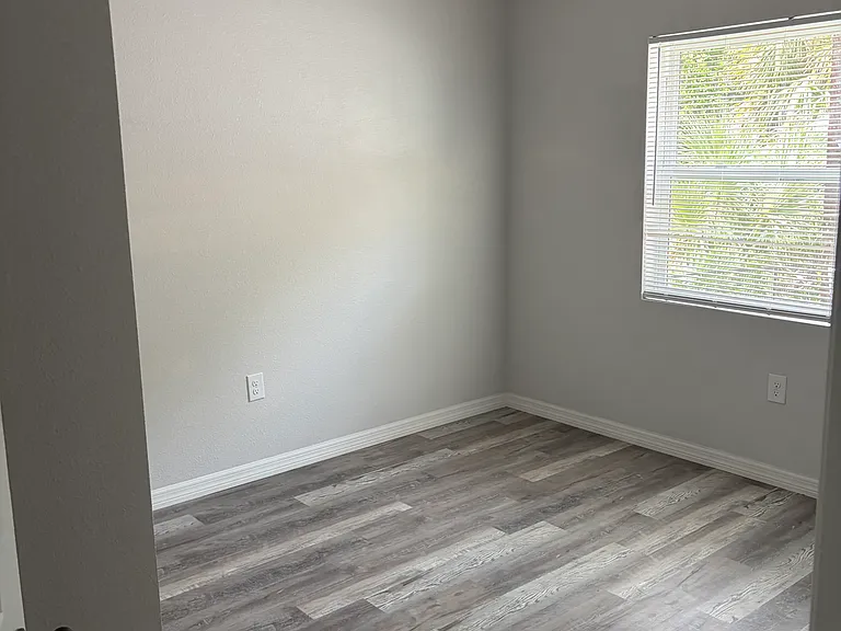 620 Whitehall St — Photo 10