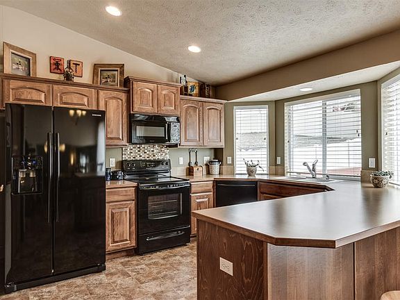 5th image of 1112 W Highpeak Dr