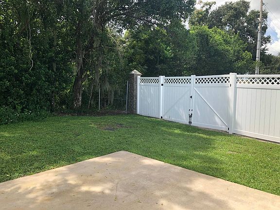 3rd image of 2 Harbor Oaks Dr