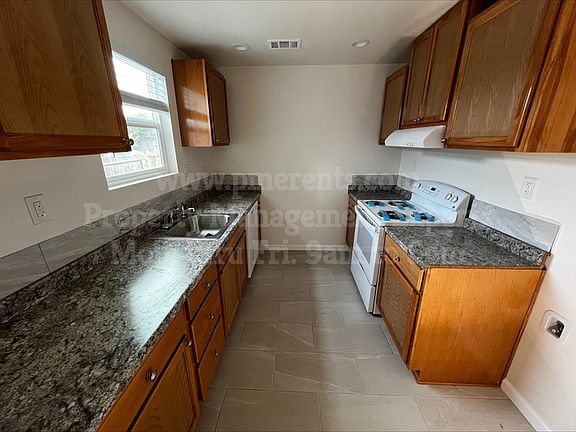 3rd image of 2206 Buena Vista Ave