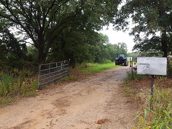 3rd image of 5513 County Road 3413