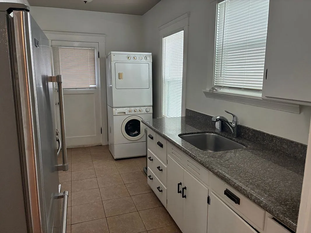 2 bed, 1.0 bath, 1275 sqft, $3,100 — Photo 2