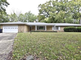 1332 W Gayman Dr, Decatur, IL 62526