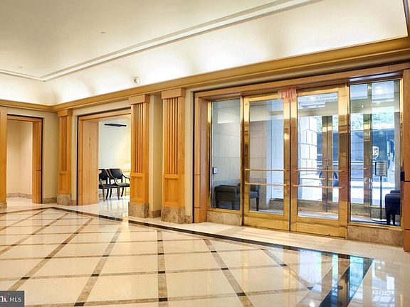 2nd image of 601 Pennsylvania Ave NW APT 1111