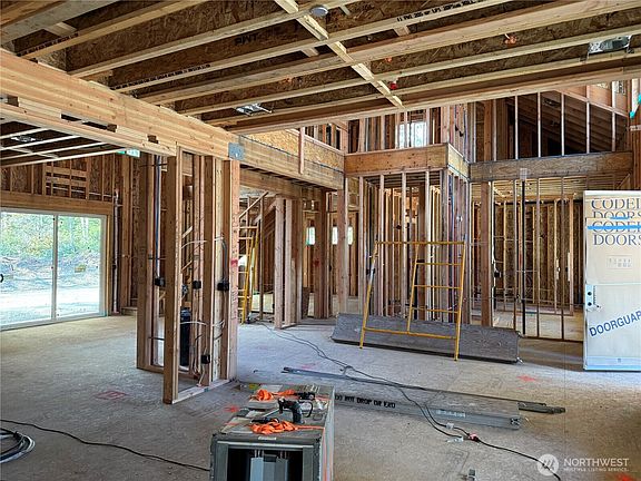 5th image of 5643 SE Aloha Lane