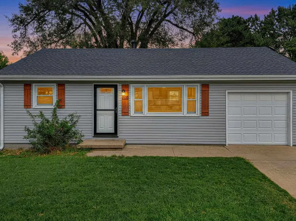708 W Ash St, Junction City, KS 66441