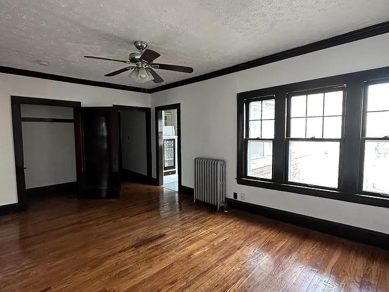 1442 W 101st St #16 — Photo 2
