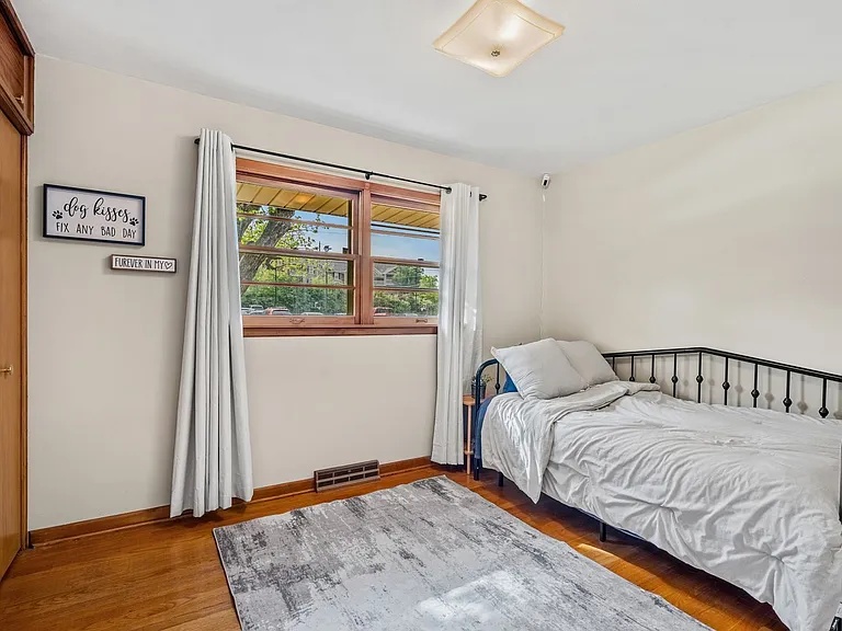 1416 University Dr — Photo 15