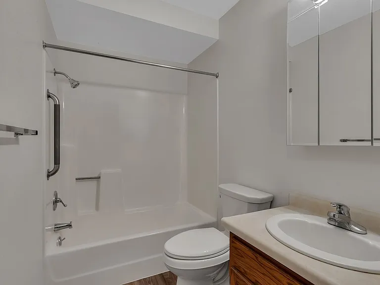 135 Dolphin Ave NE — Photo 11