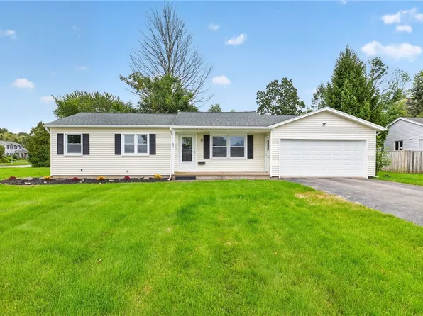 90 Olivia Dr, Rochester, NY 14626