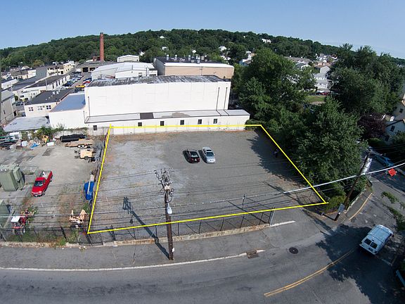 5th image of 311 Waverly Ave