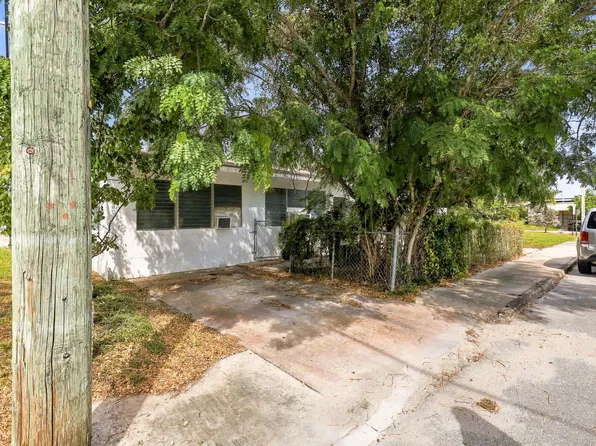 1208 3RD Avenue S, Lake Worth Beach, FL 33460