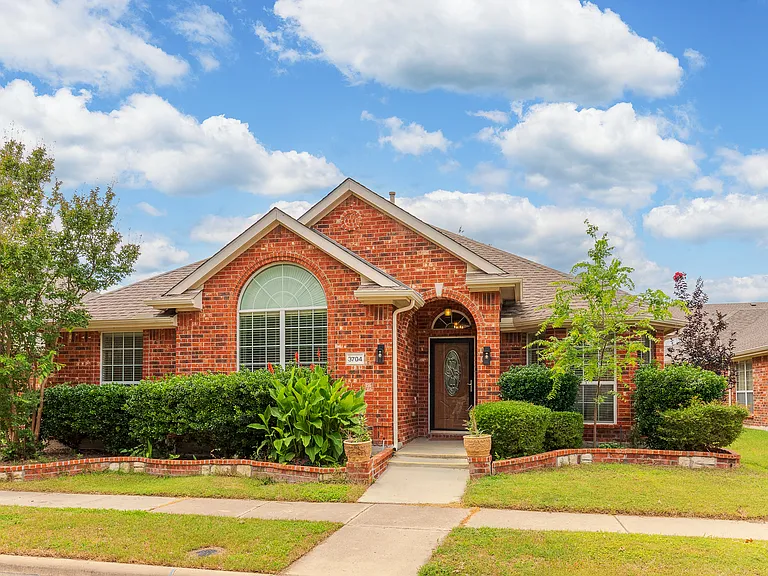3704 Carmel Mountain Dr — Photo 2
