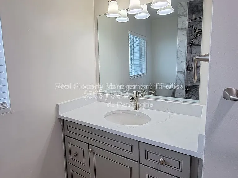 1817 W Cartmell St #206 — Photo 11