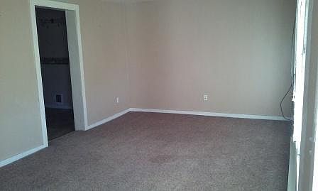 another pic of living room