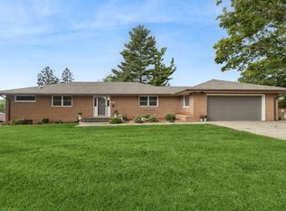 1934 70th St, Windsor Heights, IA 50324