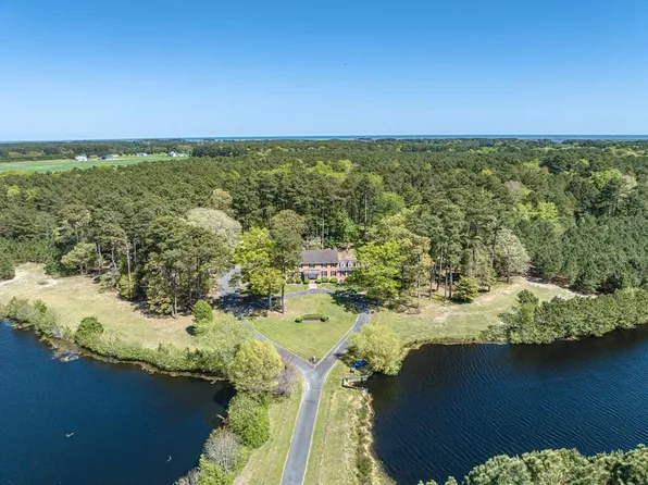 18507 Metompkin Rd, Parksley, VA 23421