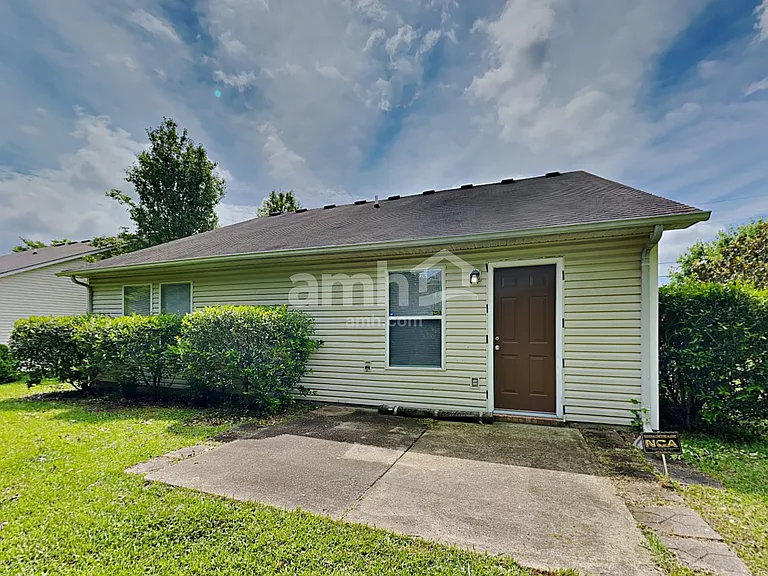 2111 Carlton Ln — Photo 21